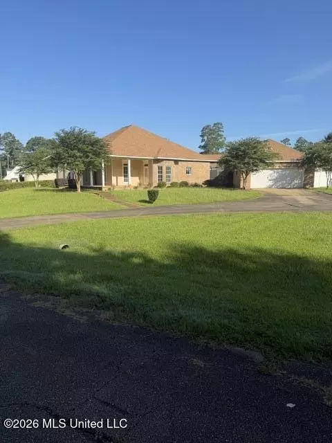 2104 Cheyenne Dr, Mccomb, MS 39648 photo 1
