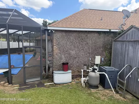 Exterior - 2104 Cheyenne Dr, Mccomb, MS 39648 photo 1 of 2