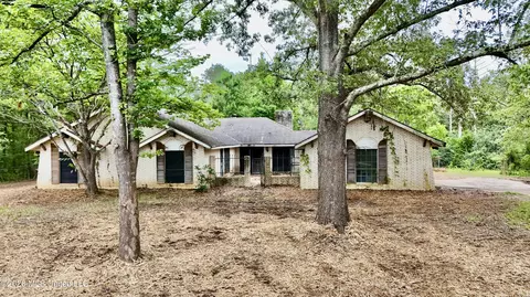 3878 Springridge Rd, Raymond, MS 39154