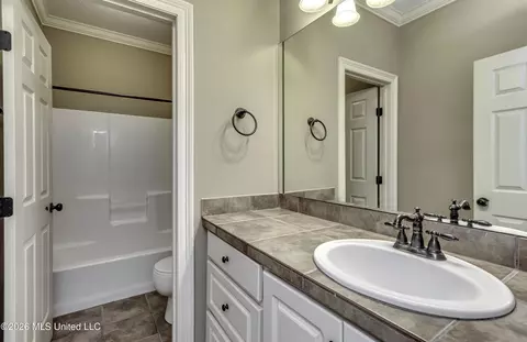 Bath - 116 Buckeye Dr, Madison, MS 39110 photo 1 of 7