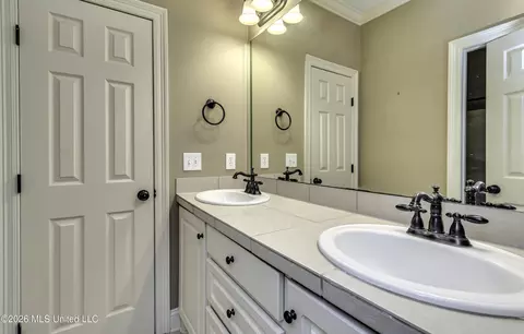 Bath - 116 Buckeye Dr, Madison, MS 39110 photo 2 of 7