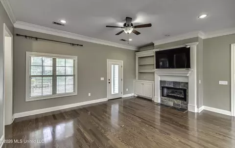 Living - 116 Buckeye Dr, Madison, MS 39110 photo 5 of 7
