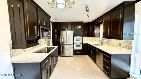 Kitchen - 3924 Riverpine Dr, Moss Point, MS 39563 photo 2 of 5