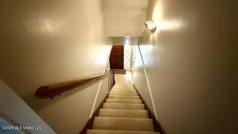 Entry Way - 3924 Riverpine Dr, Moss Point, MS 39563 photo 6 of 9