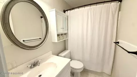 Bath - 3924 Riverpine Dr, Moss Point, MS 39563 photo 1 of 8