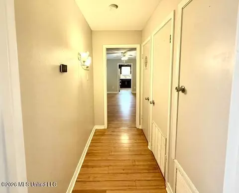 Entry Way - 3924 Riverpine Dr, Moss Point, MS 39563 photo 2 of 9