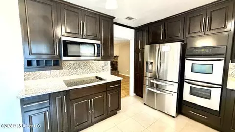 Kitchen - 3924 Riverpine Dr, Moss Point, MS 39563 photo 1 of 5