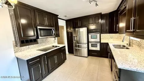 Kitchen - 3924 Riverpine Dr, Moss Point, MS 39563 photo 3 of 5