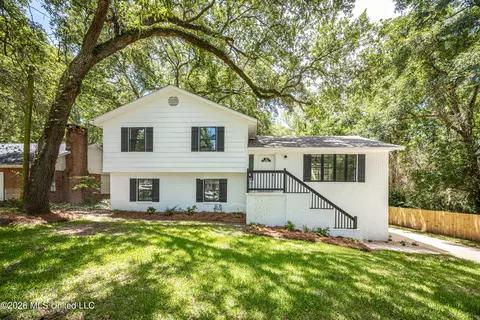 2550 Davidson Rd, Ocean Springs, MS 39564