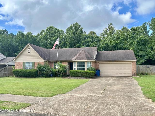 10391 Kristen Dr, Olive Branch, MS 38654