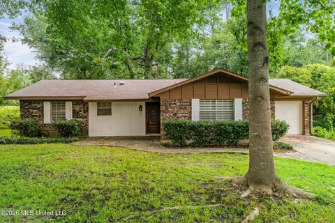 100 Virginia Dr, Hattiesburg, MS 39401