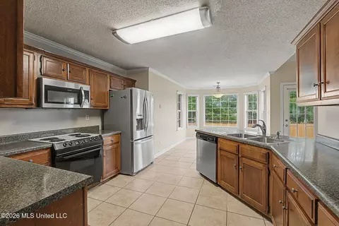 Kitchen - 1337 Holly Springs Rd, Hernando, MS 38632 photo 3 of 3
