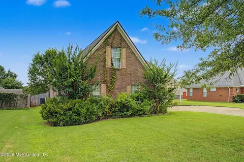 Exterior - 1337 Holly Springs Rd, Hernando, MS 38632 photo 2 of 5