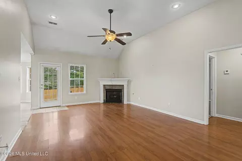 Living - 1337 Holly Springs Rd, Hernando, MS 38632 photo 1 of 3