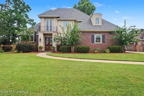 930 Caroline Dr, Biloxi, MS 39532 photo 2