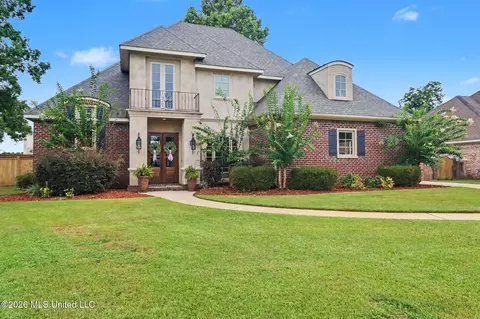 930 Caroline Dr, Biloxi, MS 39532