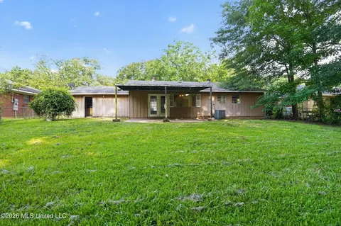 Exterior - 5312 Cedar Park Dr, Jackson, MS 39206 photo 2 of 4