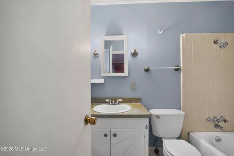 Bath - 5312 Cedar Park Dr, Jackson, MS 39206 photo 1 of 2