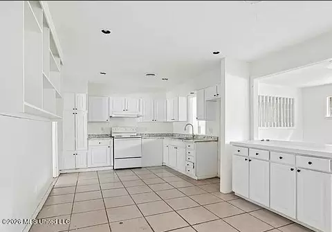 1038 Brookley St, Jackson, MS 39212 photo 5