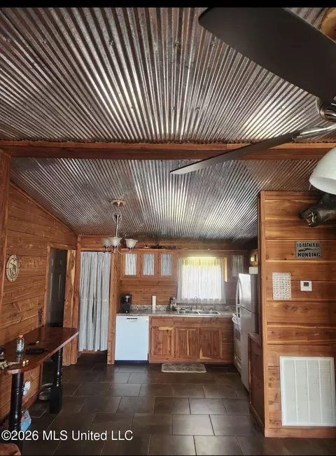 13 Floodway Rd, Lambert, MS 38643 photo 9
