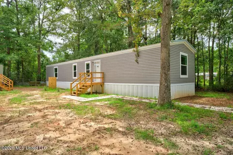 7737 Narcissus Dr, Gautier, MS 39553