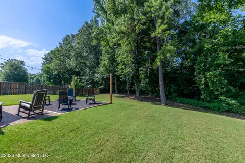 Exterior - 823 W Fairway Pointe Cv, Hernando, MS 38632 photo 4 of 7