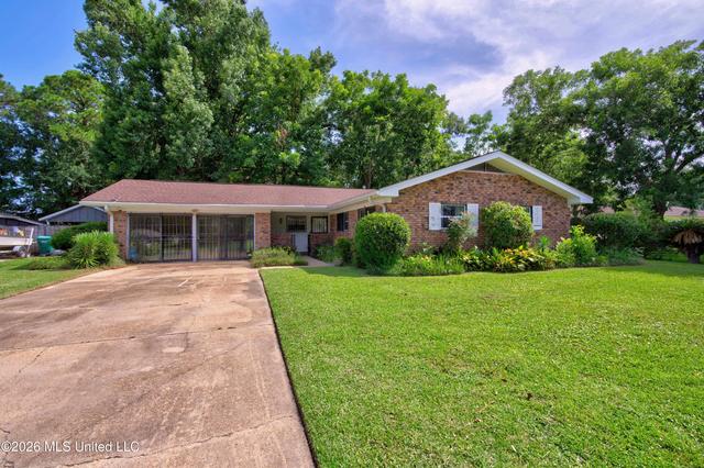 3202 Nottingham Rd, Ocean Springs, MS 39564