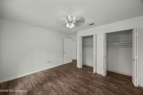 Bedroom - 1255 E County Line Rd #L-6, Jackson, MS 39211 photo 5 of 5