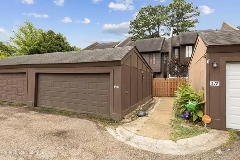 Exterior - 1255 E County Line Rd #L-6, Jackson, MS 39211 photo 3 of 3