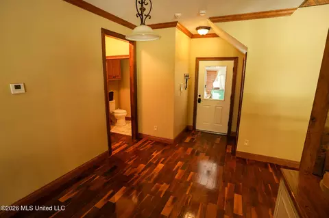 Entry Way - 1987 Pardue Rd, Raymond, MS 39154 photo 2 of 4