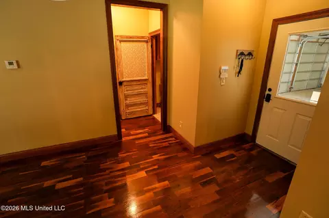 Entry Way - 1987 Pardue Rd, Raymond, MS 39154 photo 3 of 4