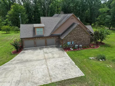 Exterior - 1987 Pardue Rd, Raymond, MS 39154 photo 2 of 10