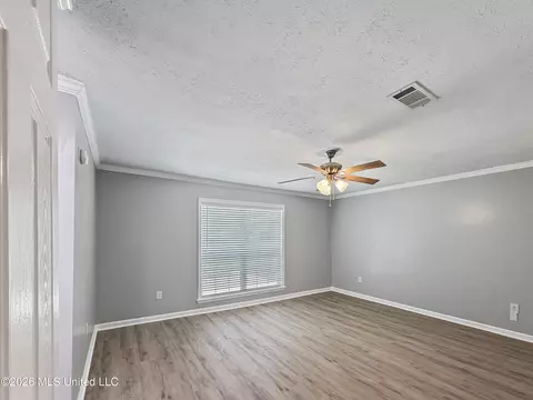 Living - 200 Poplar Dr, Brandon, MS 39047 photo 5 of 6