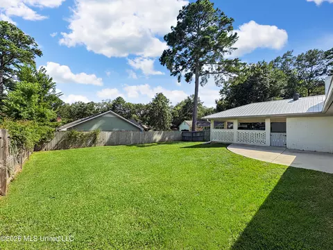 Exterior - 200 Poplar Dr, Brandon, MS 39047 photo 7 of 7
