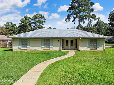 200 Poplar Dr, Brandon, MS 39047