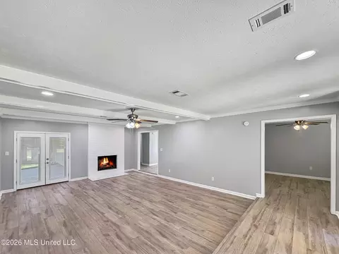 Living - 200 Poplar Dr, Brandon, MS 39047 photo 1 of 6