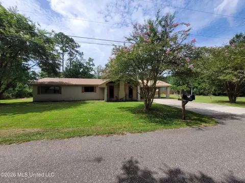 225 Trout St, Waveland, MS 39576