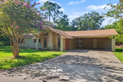 225 Trout St, Waveland, MS 39576