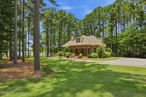 Exterior - 103 Lakeshore Cv, Madison, MS 39110 photo 2 of 15