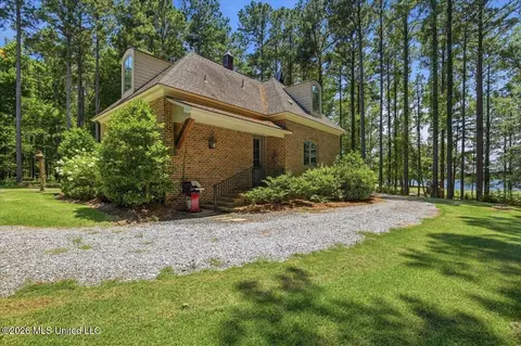 Exterior - 103 Lakeshore Cv, Madison, MS 39110 photo 8 of 15