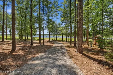 Exterior - 103 Lakeshore Cv, Madison, MS 39110 photo 12 of 15