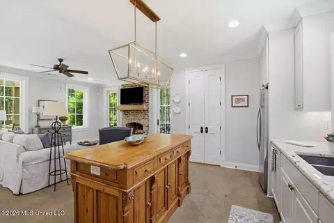 Kitchen - 103 Lakeshore Cv, Madison, MS 39110 photo 4 of 4