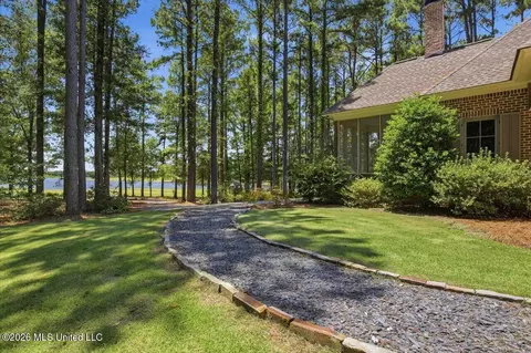 Exterior - 103 Lakeshore Cv, Madison, MS 39110 photo 9 of 15