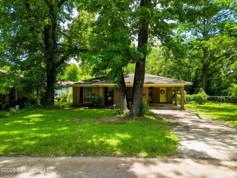 5202 Ginger Dr, Jackson, MS 39209 photo 1