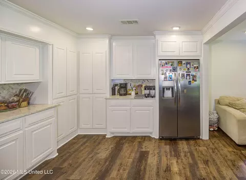 Kitchen - 4757 Highway 27, Edwards, MS 39066 photo 8 of 8