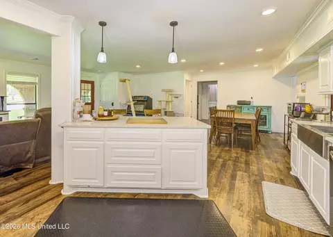 Kitchen - 4757 Highway 27, Edwards, MS 39066 photo 4 of 8
