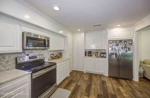 Kitchen - 4757 Highway 27, Edwards, MS 39066 photo 7 of 8