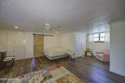 Bedroom - 4757 Highway 27, Edwards, MS 39066 photo 2 of 5
