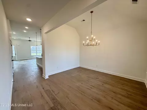 Entry Way - 807 Quitman Ct, Nesbit, MS 38651 photo 2 of 3