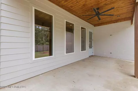 Exterior - 256 Arbor Trl, Brandon, MS 39047 photo 6 of 9